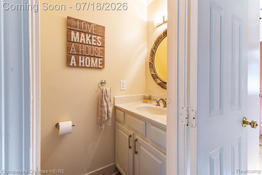 45568 Margate Drive, Macomb, MI 48044 — Photo 32