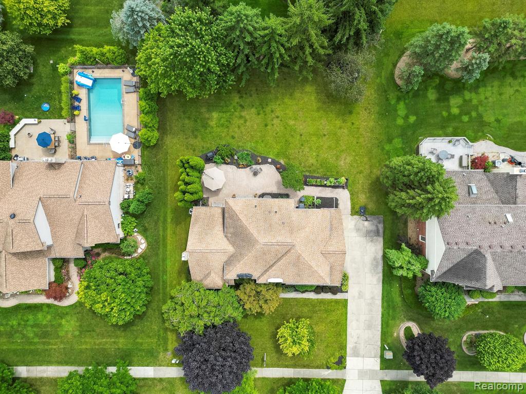 6792 PINE WAY Drive, Troy, MI 48098 — Photo 39