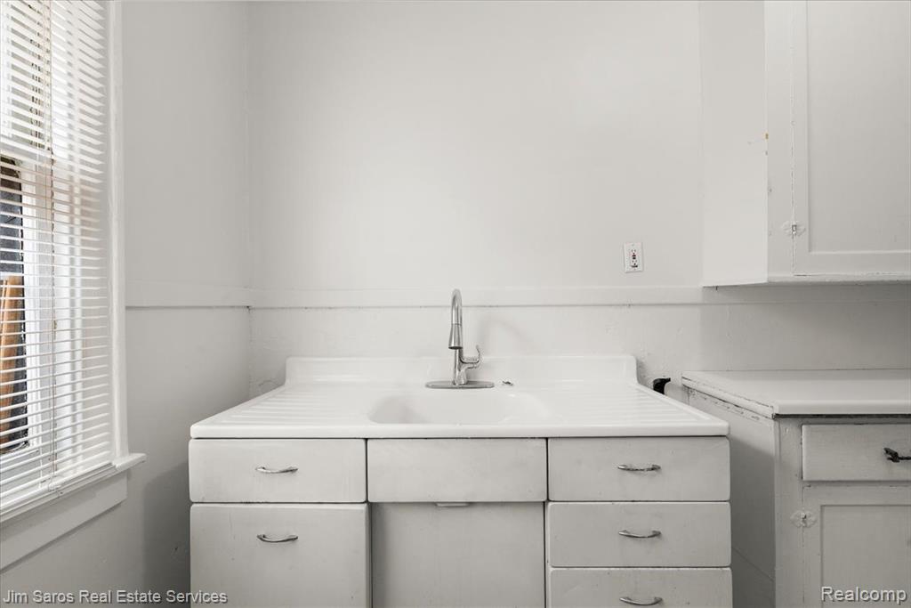 981 2N Beaconsfield Avenue, Grosse Pointe, MI 48230 — Photo 10