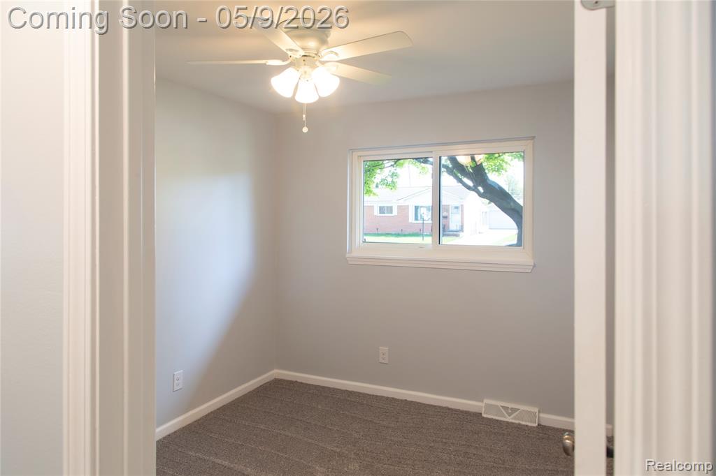 33301 Janet, Fraser, MI 48026 — Photo 17
