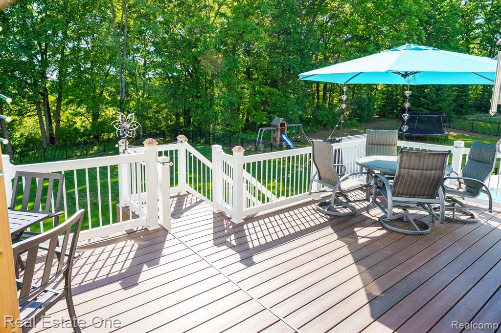 442 Ridgewood Drive S, Ortonville, MI 48462 — Photo 40