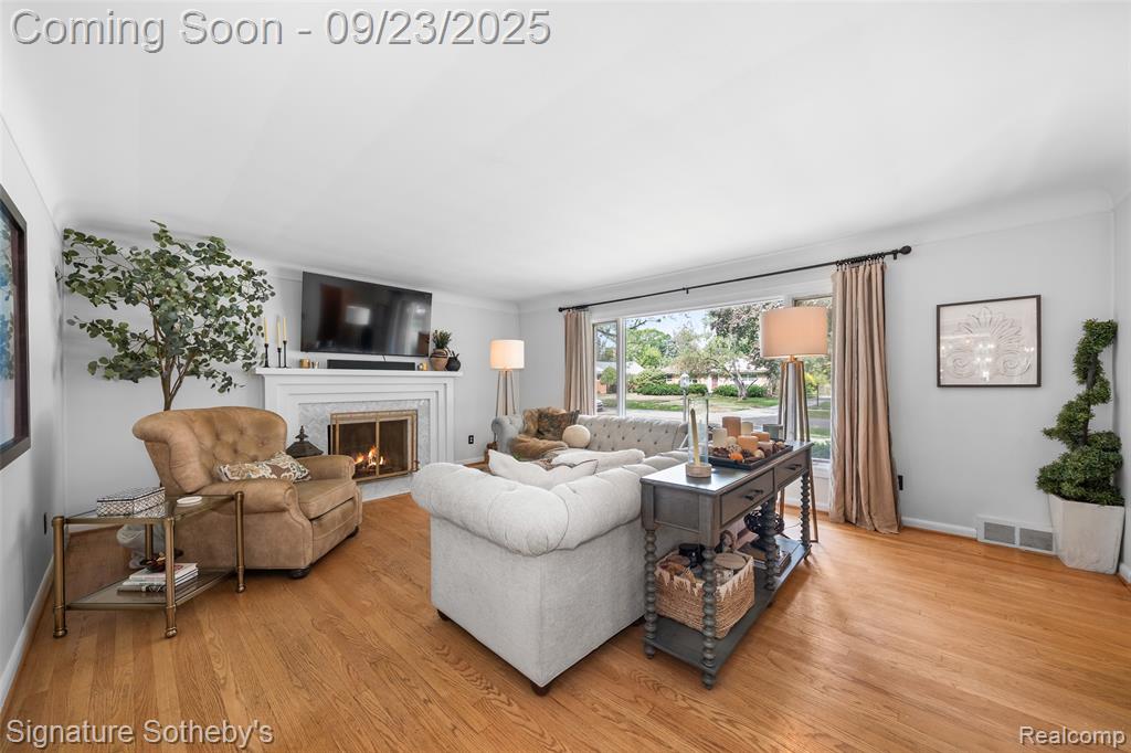 16207 Wetherby Street, Beverly Hills, MI 48025 — Photo 3