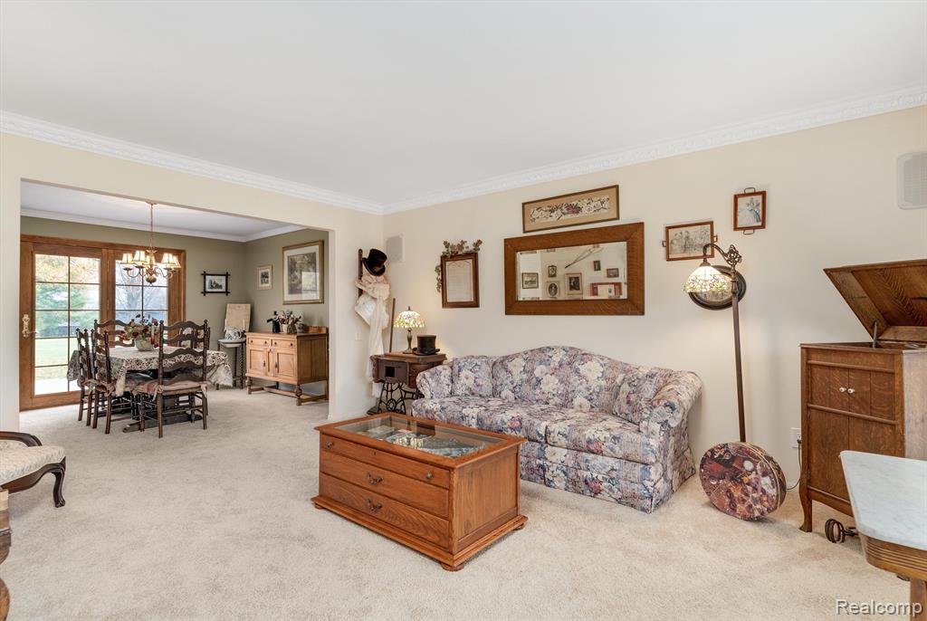 682 Heritage Lane S, Rochester Hills, MI 48309 — Photo 9