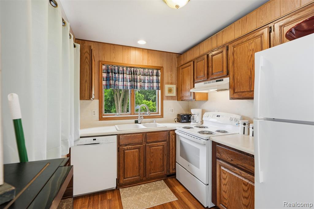 11044 Grand River Avenue, Brighton, MI 48116 — Photo 14