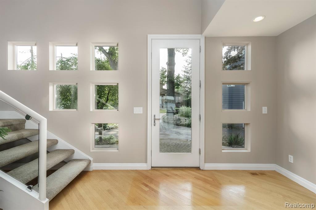 775 Lyle Drive, Waterford, MI 48327 — Photo 11