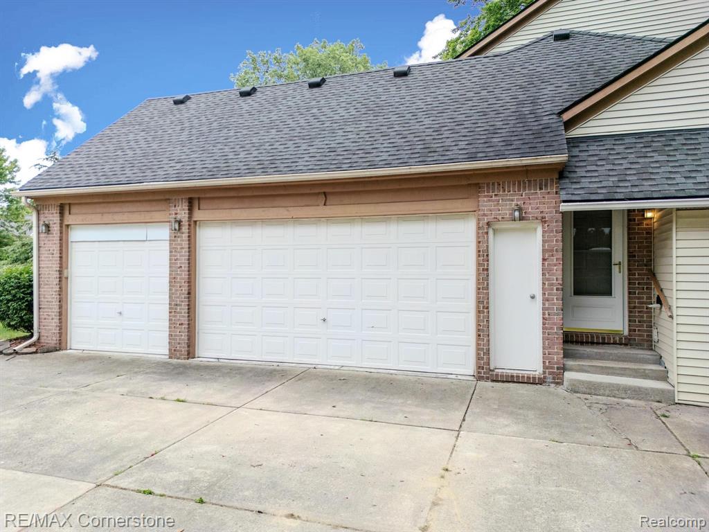 41899 CONNERWOOD Court, Canton, MI 48187 — Photo 55