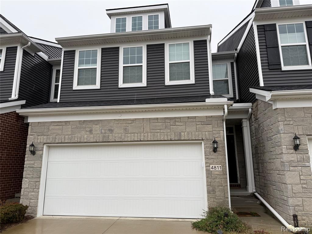 4811 Broomfield Way, Lake Orion, MI — Photo 2