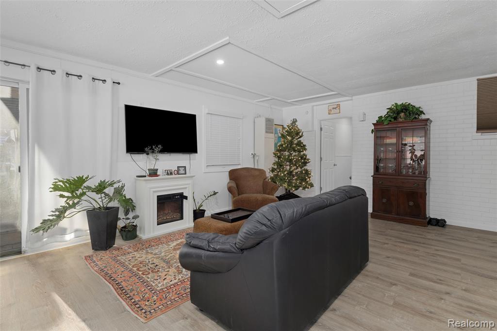 6018 Brynthrop Drive, Shelby Twp, MI 48316 — Photo 25