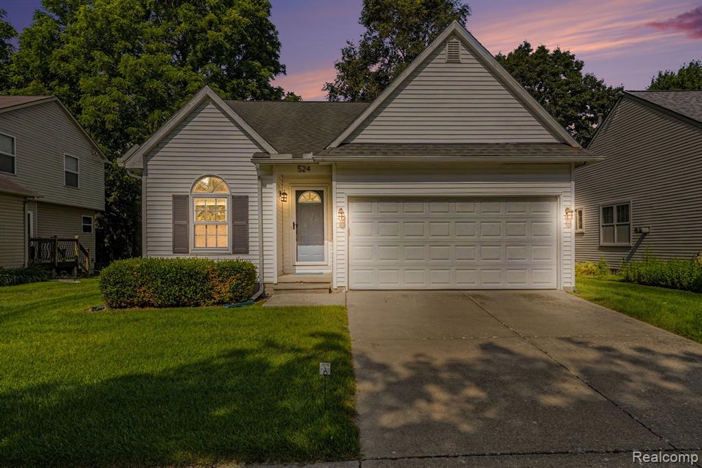 524 Mill Pond Drive, Fenton, MI 48430 — front exterior