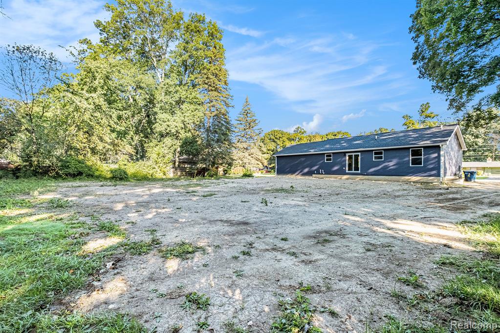 4350 Chicory Lane, Burton, MI 48519 — Photo 17