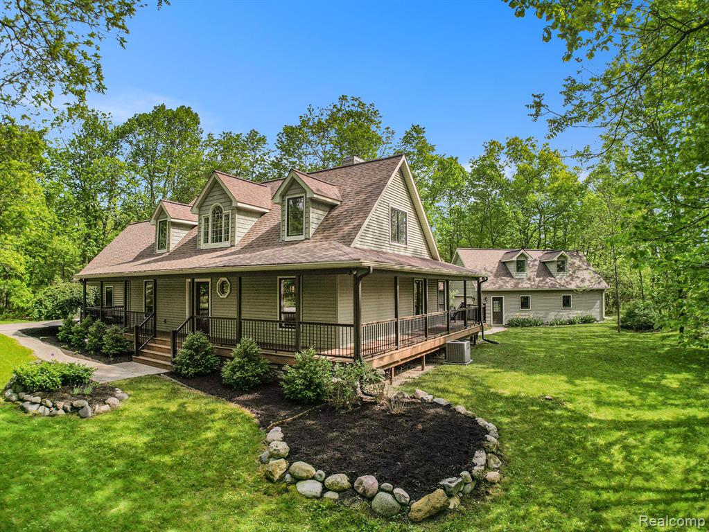 8315 Woodland Circle, Goodrich Vlg, MI — Photo 4