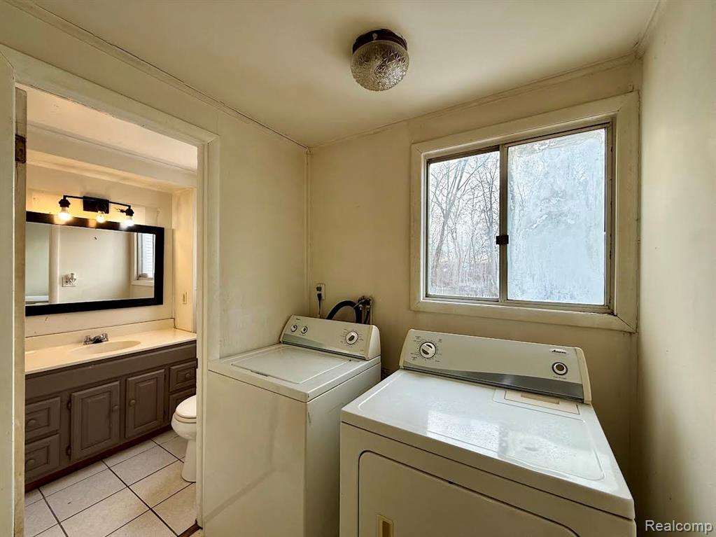 805 Estrada Drive, Belleville, MI 48111 — Photo 33