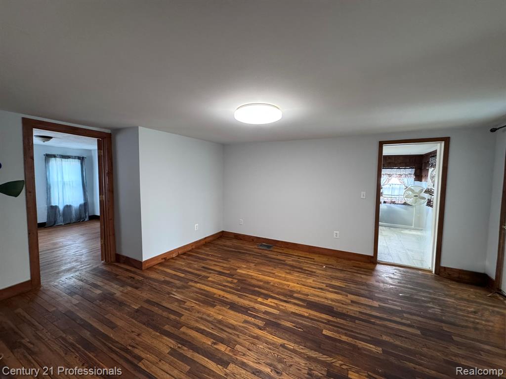 2021 W Rose Center Road, Holly, MI 48442 — Photo 16