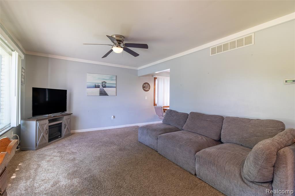 24550 Colonial Drive, Woodhaven, MI 48183 — Photo 5