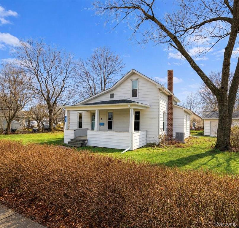 107 E John Street, Durand, MI 48429 — front exterior