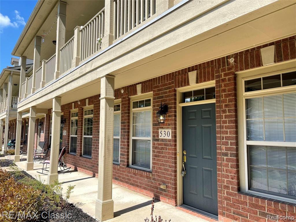 530 RED OAK Court, Walled Lake, MI 48390 — front exterior