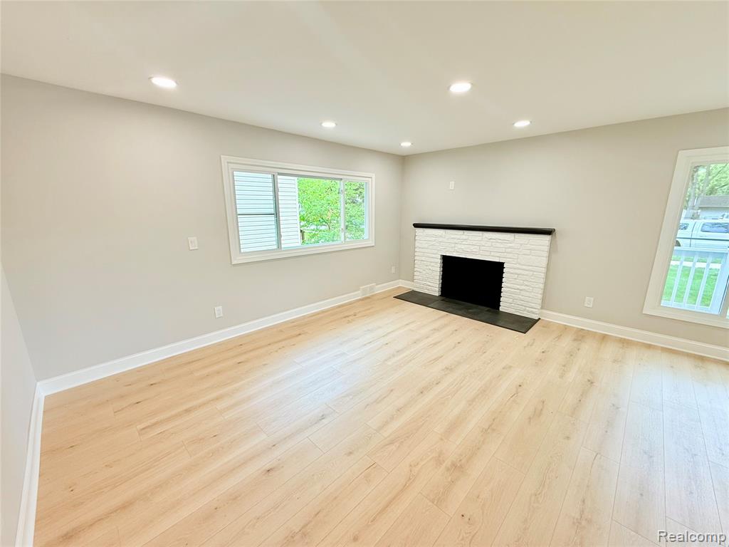 21805 Downing Street, Saint Clair Shores, MI 48080 — Photo 10
