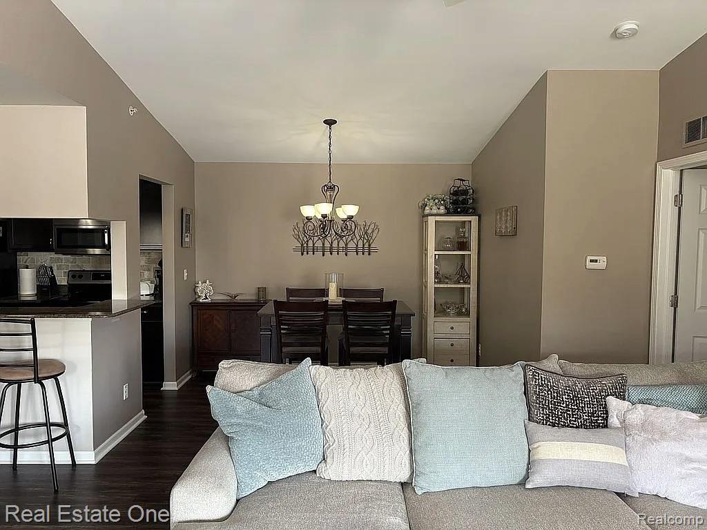 52069 Naugatuck Drive, 47, Macomb, MI 48042 — Photo 5