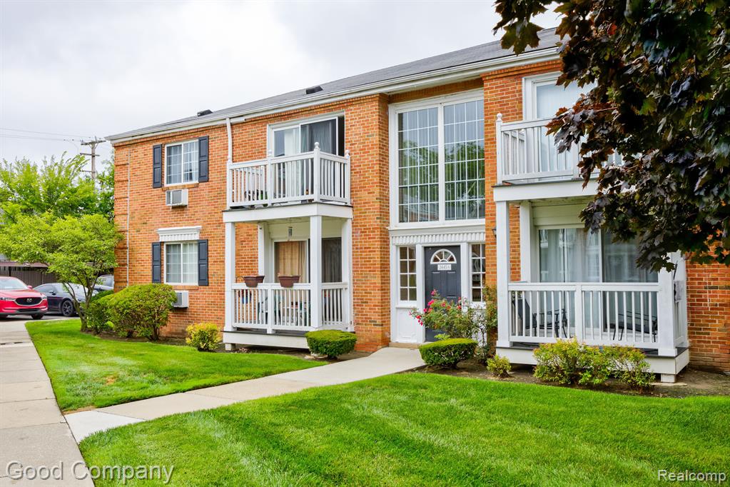 2445 TORQUAY Avenue, 203, Royal Oak, MI 48073 — Photo 28