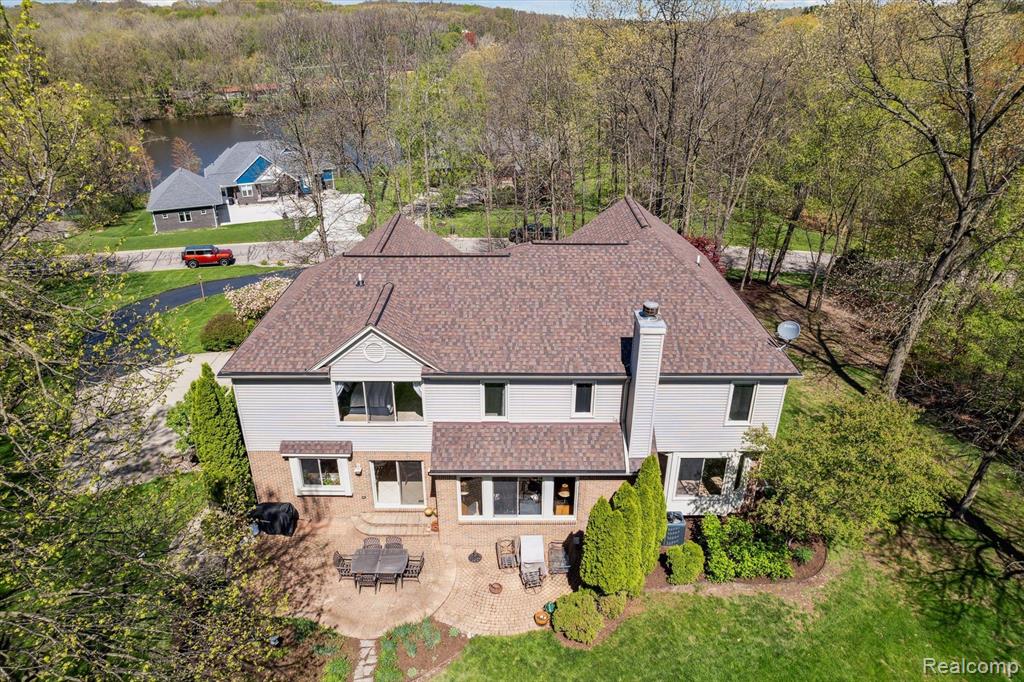8504 Riverwalk Drive, Fenton, MI 48430 — Photo 68