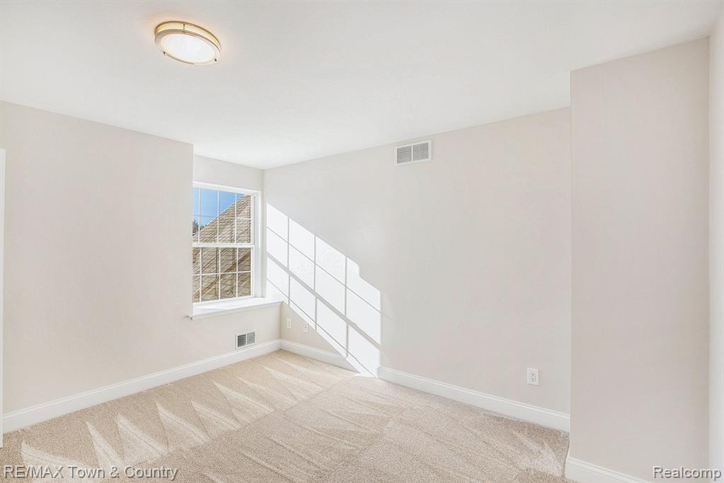 7170 KINGS Way, Flushing, MI 48433 — Photo 16