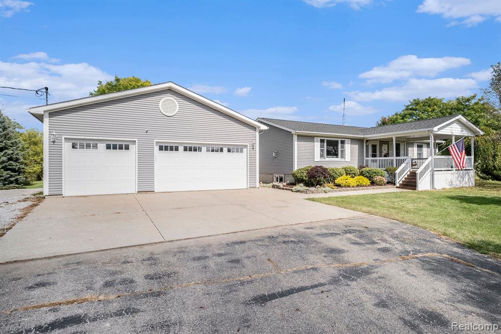 5466 BALDWIN Road, Swartz Creek, MI 48473 — Photo 2