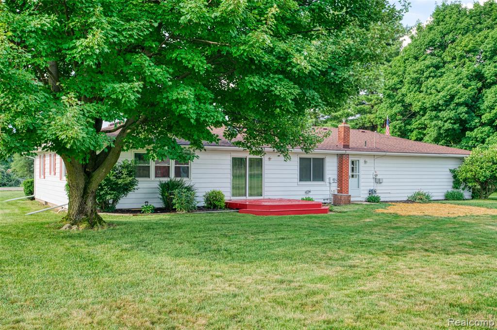 6767 Sharpe Road, Fowlerville, MI 48836 — Photo 29