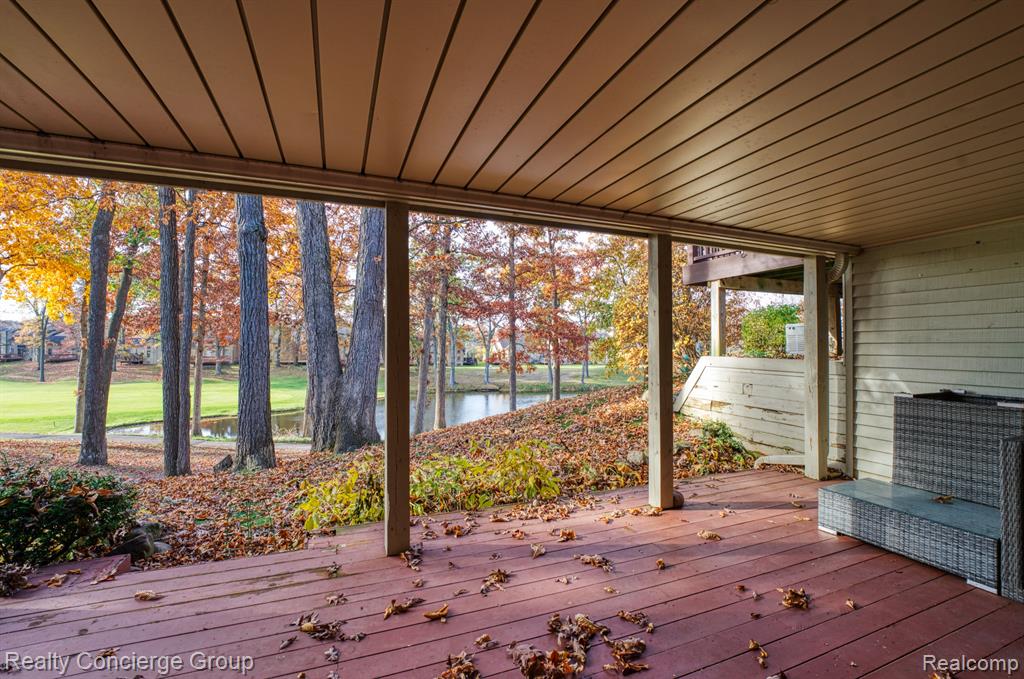 4526 GOLF VIEW Drive, Brighton, MI 48116 — Photo 36