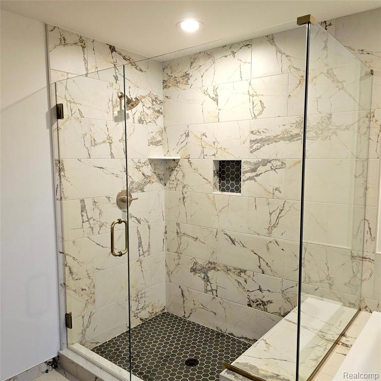 50829 Mistwood Drive, Macomb, MI 48042 — Photo 29