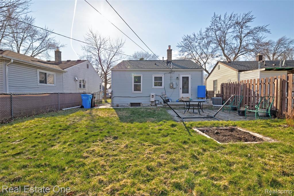 27732 Dartmouth Street, Madison Heights, MI 48071 — Photo 9