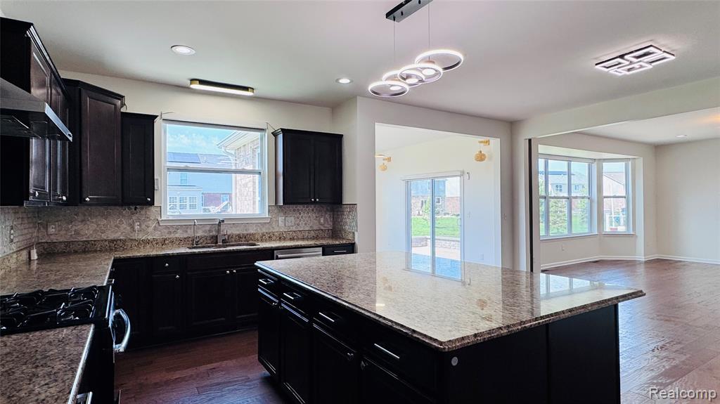 912 Petersburg Drive, Canton, MI 48188 — Photo 15