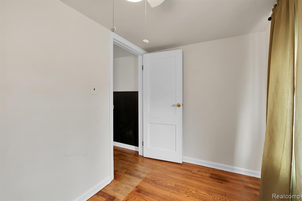 4901 HARDING Street, Dearborn Heights, MI 48125 — Photo 23