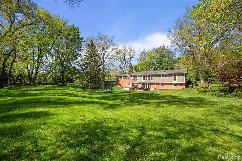 6491 HILLS Drive, Bloomfield Hills, MI 48301 — Photo 49