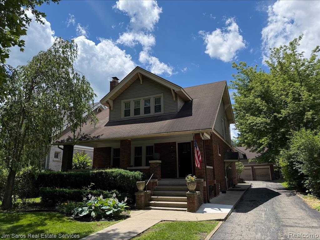 851 Saint Clair Avenue, Grosse Pointe, MI 48230 — front exterior