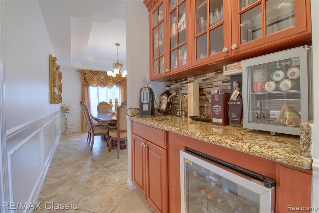 761 Nissen Court, Wixom, MI 48393 — Photo 10