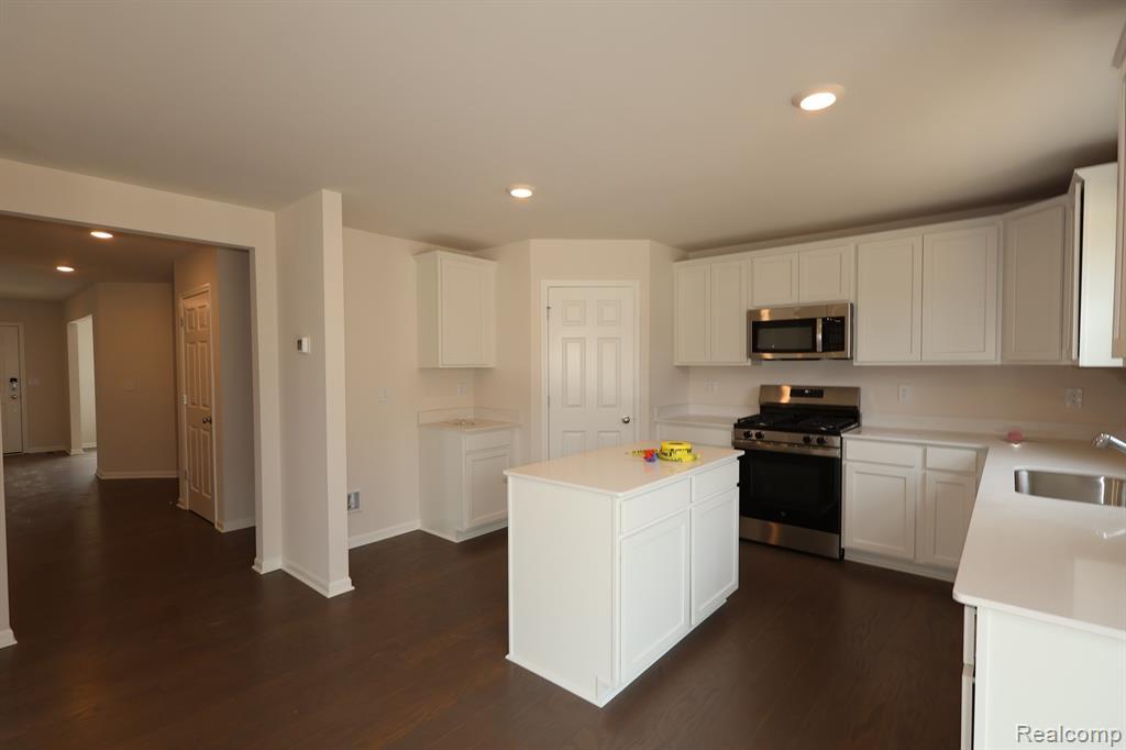 4211 Cedar Lane, Grand Blanc, MI 48439 — Photo 3