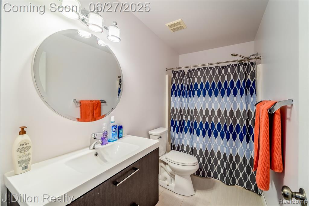 5778 Savoy Drive, Waterford, MI 48327 — Photo 21