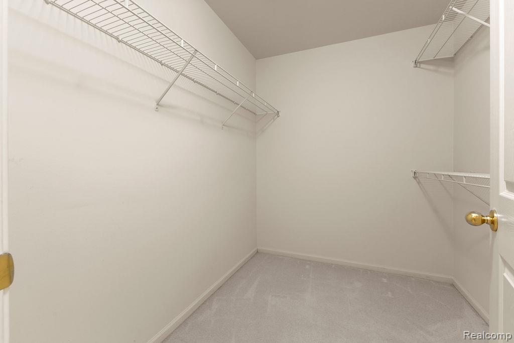 43120 Creek Court, 81, Clinton Twp, MI 48038 — Photo 25