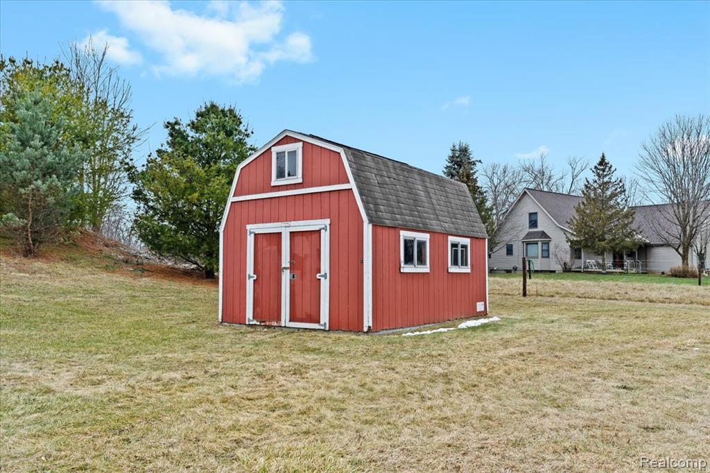 4151 Cook Road, Swartz Creek, MI 48473 — Photo 31
