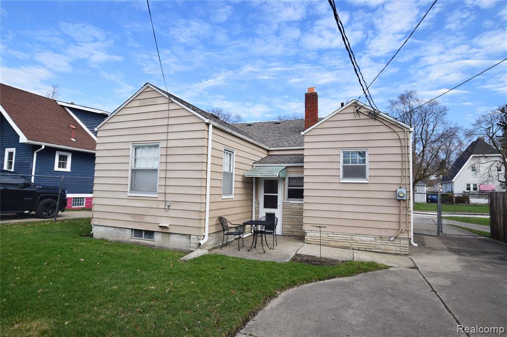 420 Burroughs Avenue, Flint, MI 48507 — Photo 18