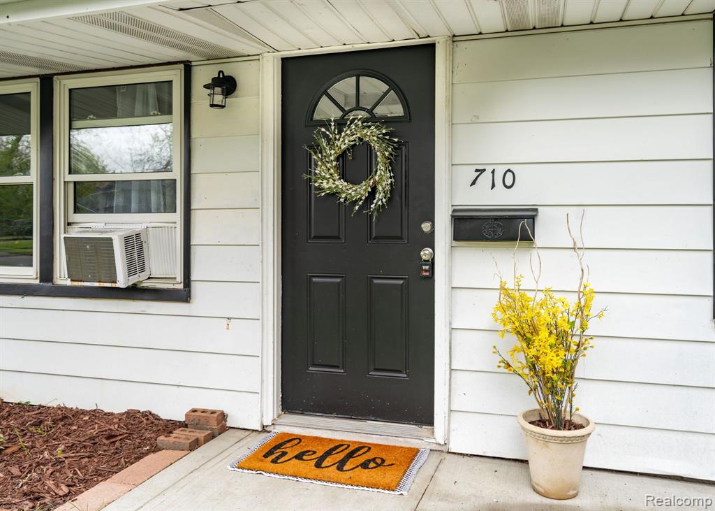 710 ROBINWOOD Street, Pontiac, MI 48340 — Photo 2