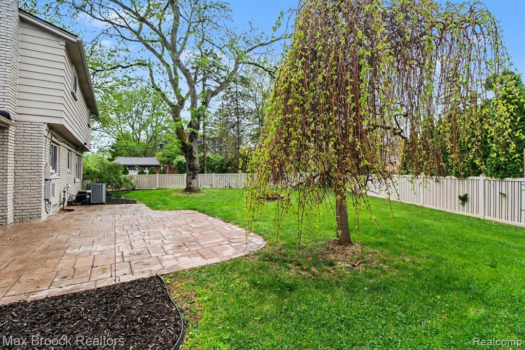 2808 Donegal Drive, Troy, MI 48098 — Photo 35