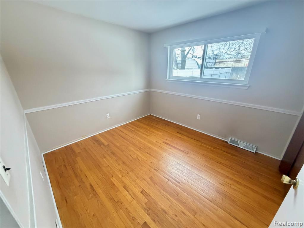 29265 Van Laan Drive, Warren, MI 48092 — Photo 11
