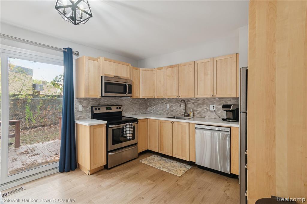 616 Rickett Road, 124, Brighton, MI 48116 — Photo 10