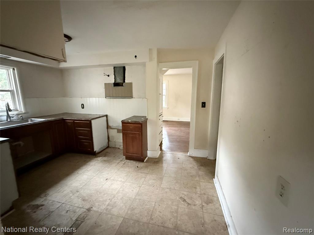 345 Colonial Lane, Algonac, MI 48001 — Photo 9