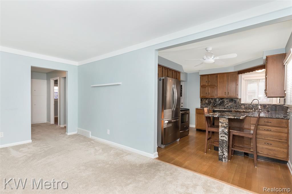 936 E Katherine Avenue, Madison Heights, MI 48071 — Photo 7