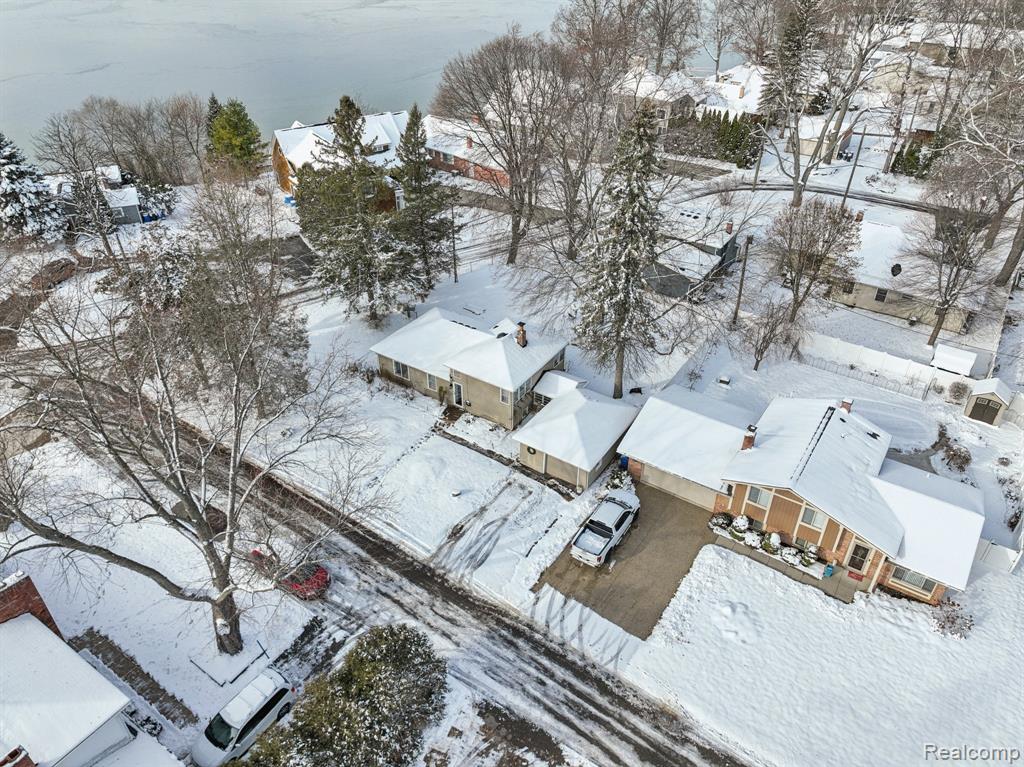 4049 S Shore Street, Waterford, MI 48328 — Photo 28