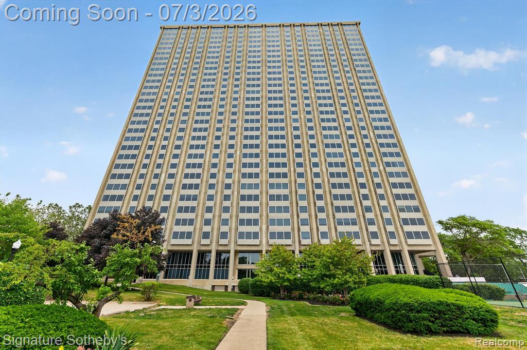 1300 E Lafayette Street, 912, Detroit, MI 48207 — Photo 43