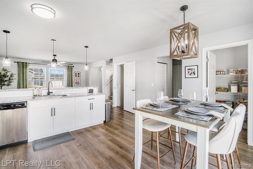 1634 TEA POND CT, Vicksburg, MI 49097 — Photo 9