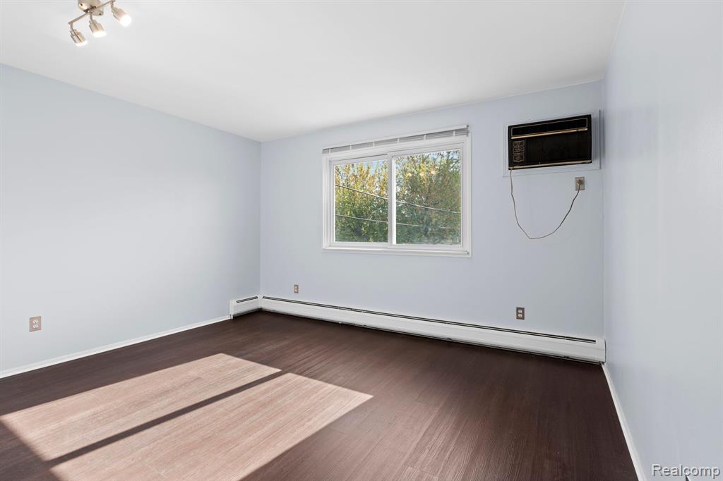 7350 N INKSTER Road, 108, Dearborn Heights, MI 48127 — Photo 15